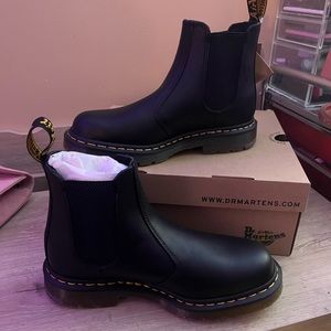 DOC MARTENS BLACK BOOT CHELSEA BOOT 2976 airwair